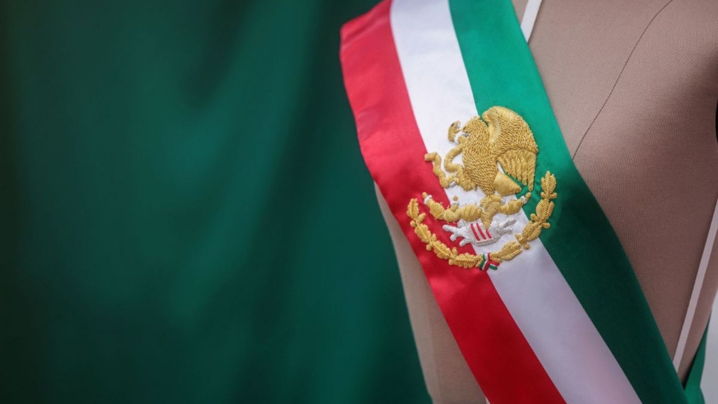 Así es la banda presidencial que estrenará la Presidenta Claudia Sheinbaum en su primer Grito de Independencia