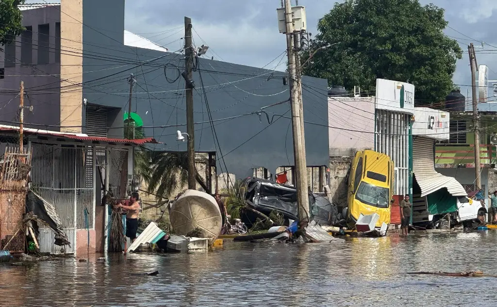 Suman 29 muertos tras lluvias en Veracruz