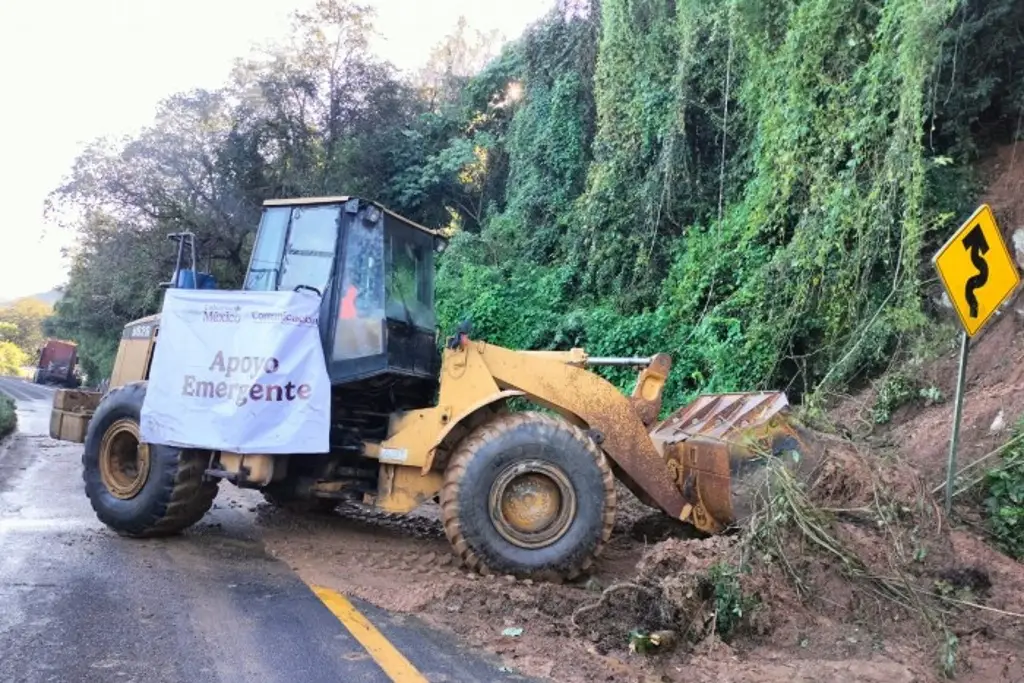 Lluvias dejan afectaciones en 90 km de la red carretera federal en Veracruz