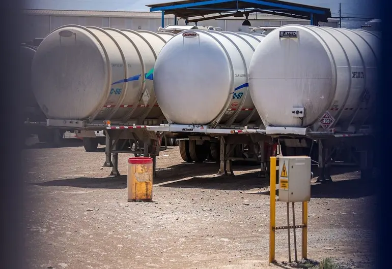 Amparan a exmando de la Marina ligado a huachicol fiscal