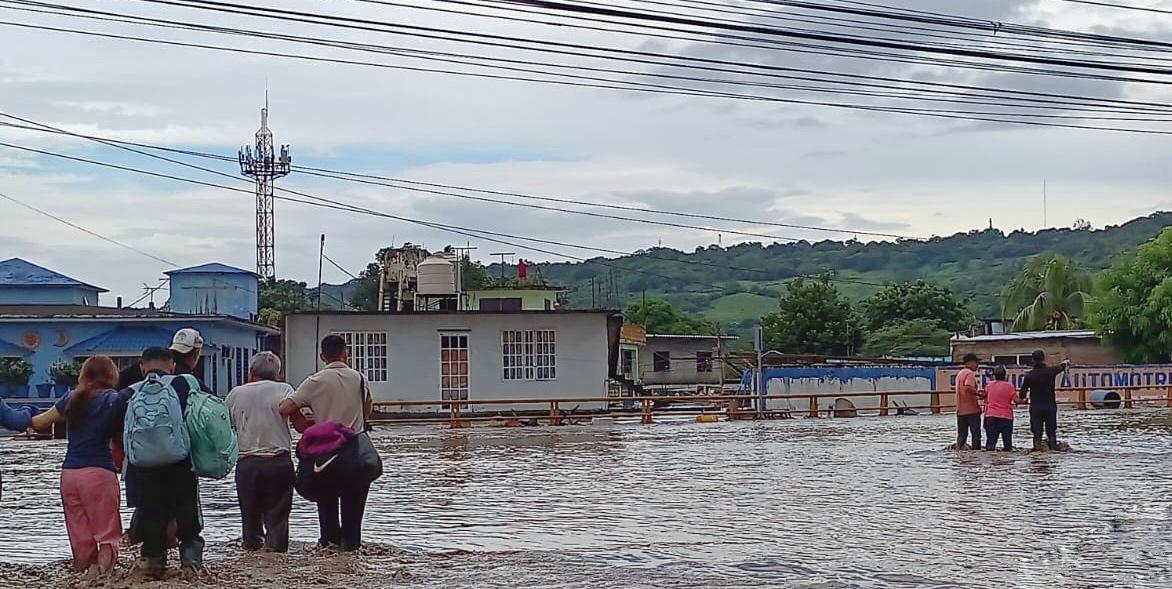 Autoridades confirman 2 fallecidos por lluvias en Veracruz