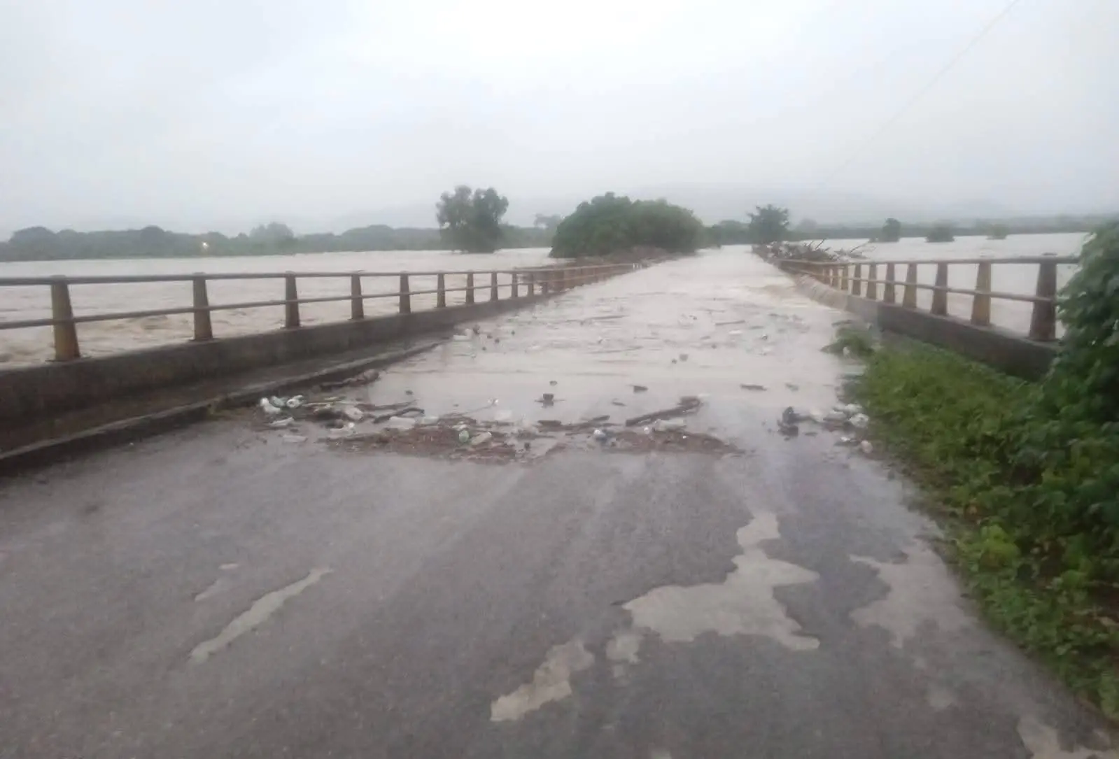 Incomunicadas 23 localidades tras inundaciones en norte de Veracruz
