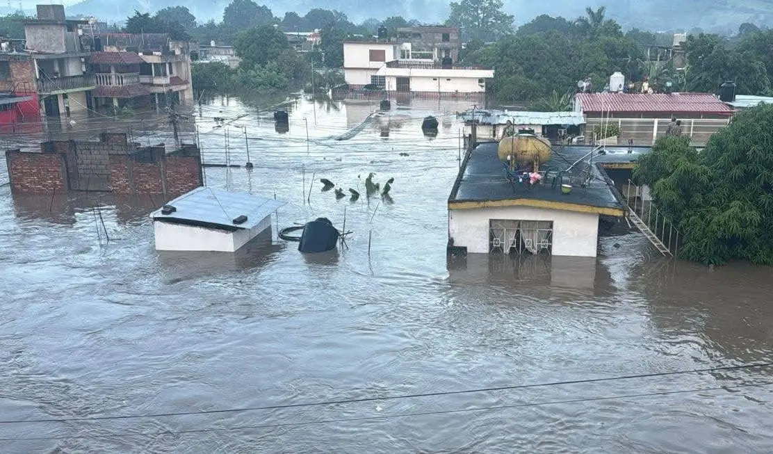 Lluvias e inundaciones afectan a 48 municipios del norte de Veracruz