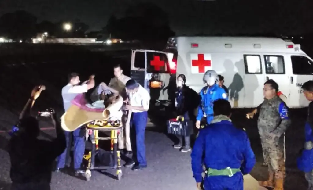 Marina evacúa de emergencia a habitante de Chahuatlán, al norte de Veracruz