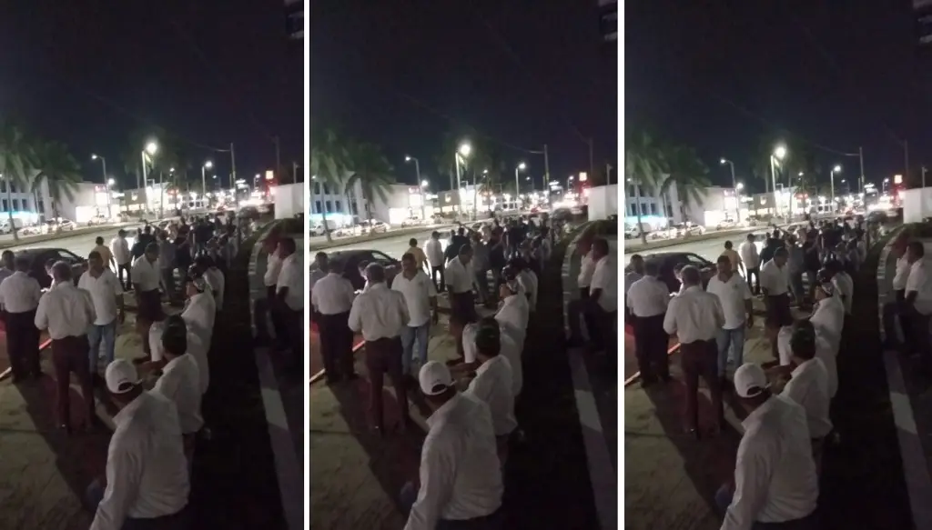 Protestan taxistas en instalaciones del C5 en Boca del Río, Veracruz