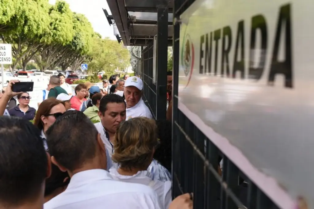 Congreso abre diálogo tras protesta por reforma sindical en Veracruz