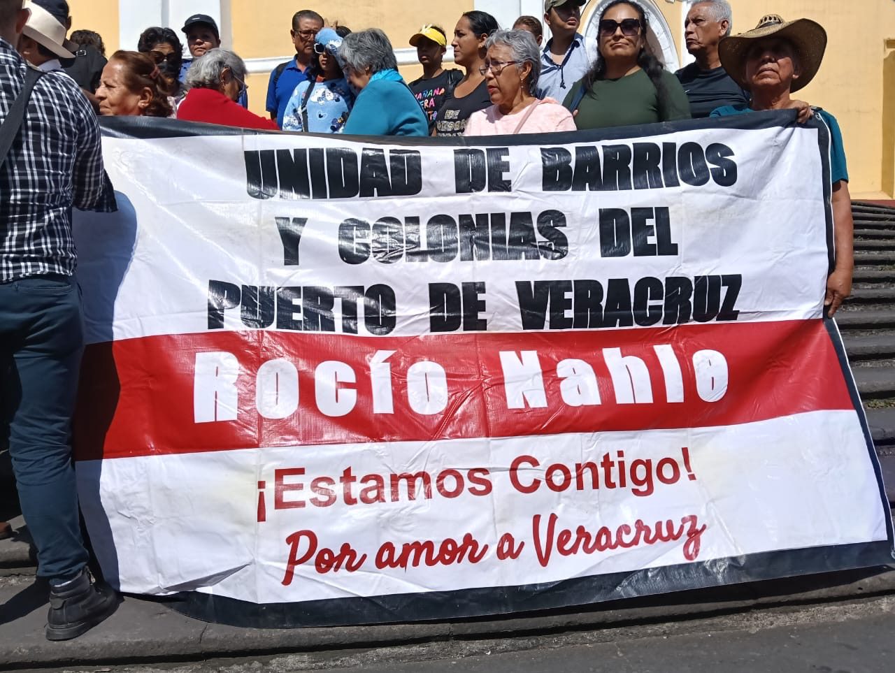 Colonos se concentran en Plaza Lerdo; respaldan a Gobernadora