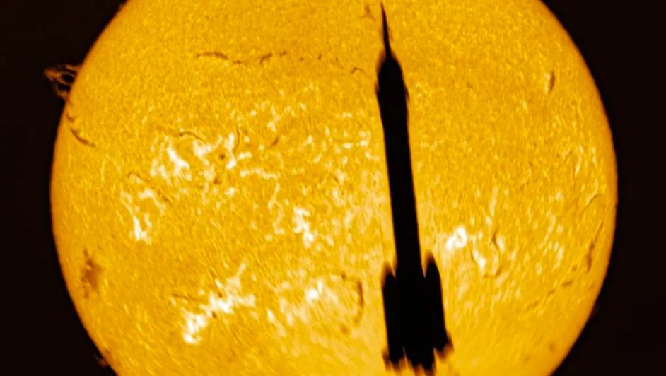 Nave espacial Shenzhou 22 despega para rescatar a astronautas varados en estación espacial