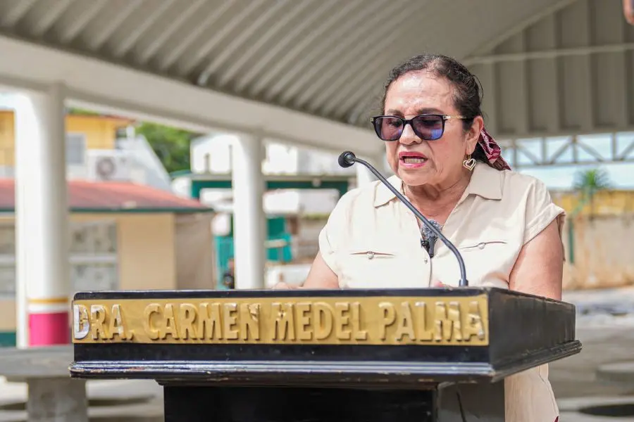 Alcaldesa de Minatitlán busca amparo para evitar destitución