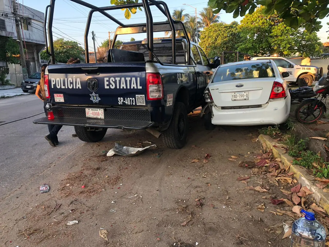 Patrulla pierde el control y causa choque en la Transístmica