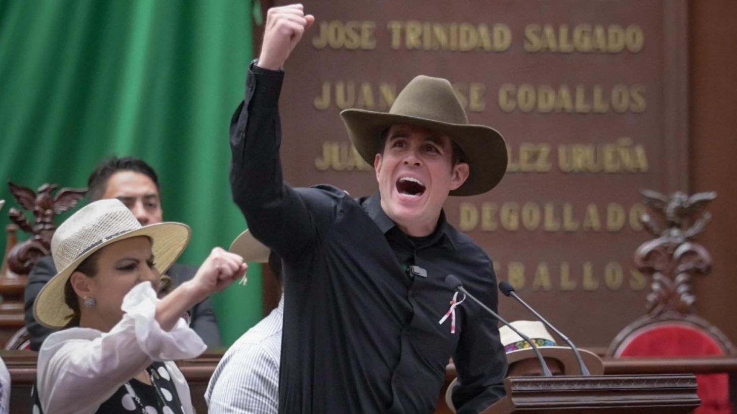 Enseñaremos a Morena a respetar el Movimiento del Sombrero tras asesinato de Carlos Manzo, asegura Carlos Bautista Tafolla