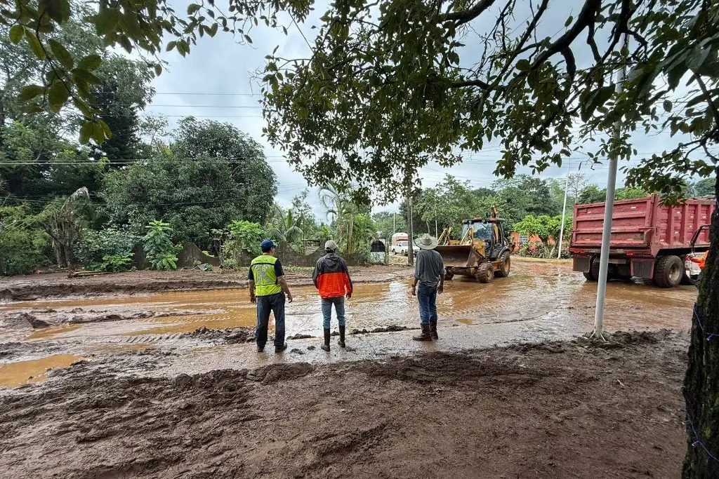 Aplican plan DN-III ante inundaciones en Catemaco, Veracruz