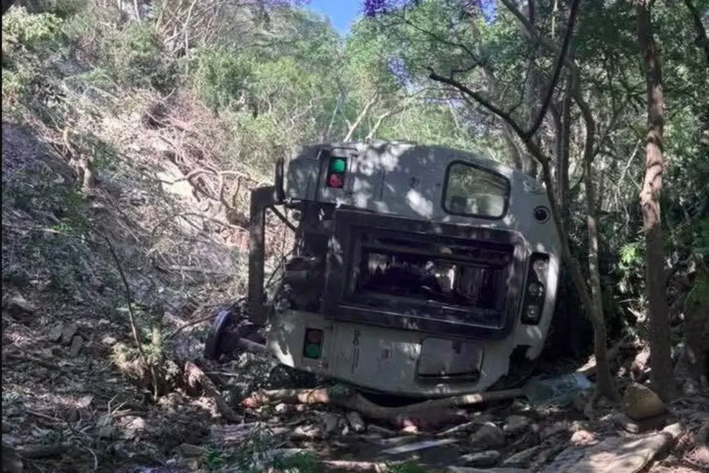 Recuperan última víctima mortal del tren descarrilado, se trata de una menor