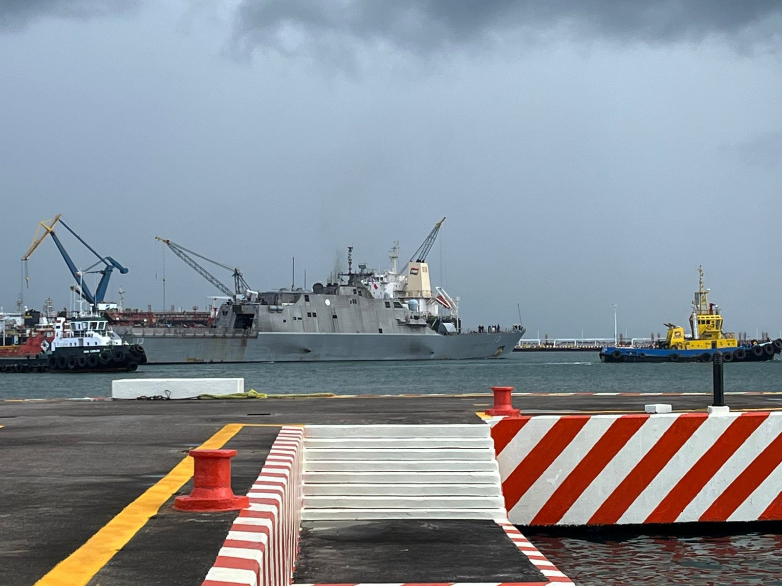 Tras visita diplomática, buque de guerra estadounidense zarpa de Veracruz puerto