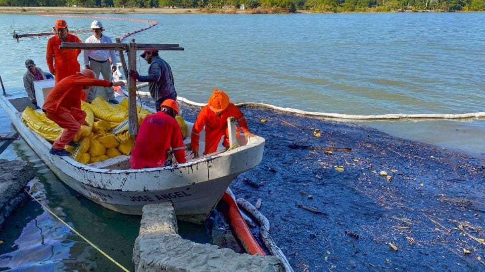 PEMEX habría causado derrame en río Cazones por falta de mantenimiento; van 5 en el año