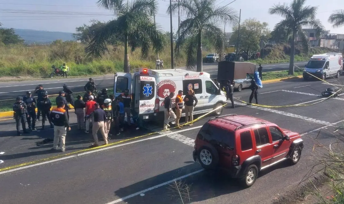 Fallece mujer policia en accidente en la Xalapa-Veracruz