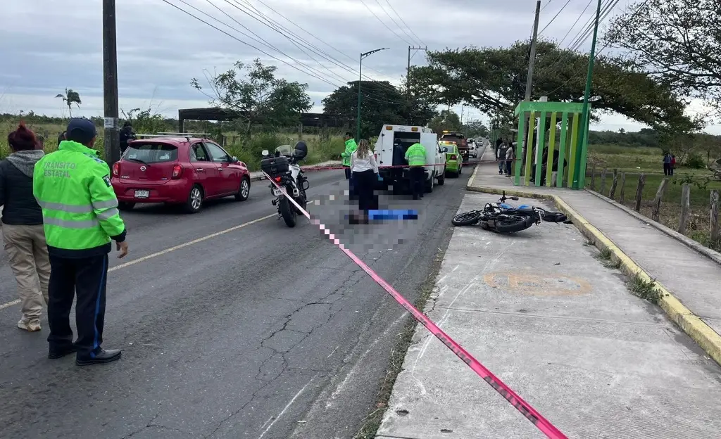 Moto atropella y mata a mujer en Medellín de Bravo