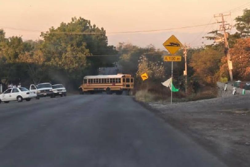 Reportan bloqueos en Michoacán tras la captura de “El Bótox”