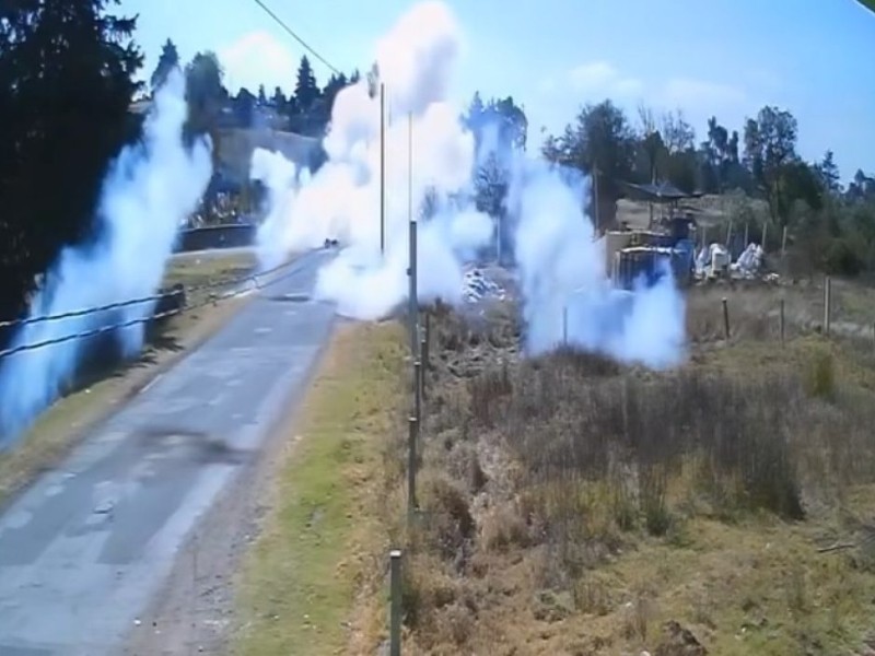Explota pirotecnia mientras era transportada en motocicleta en Jilotepec, Edomex