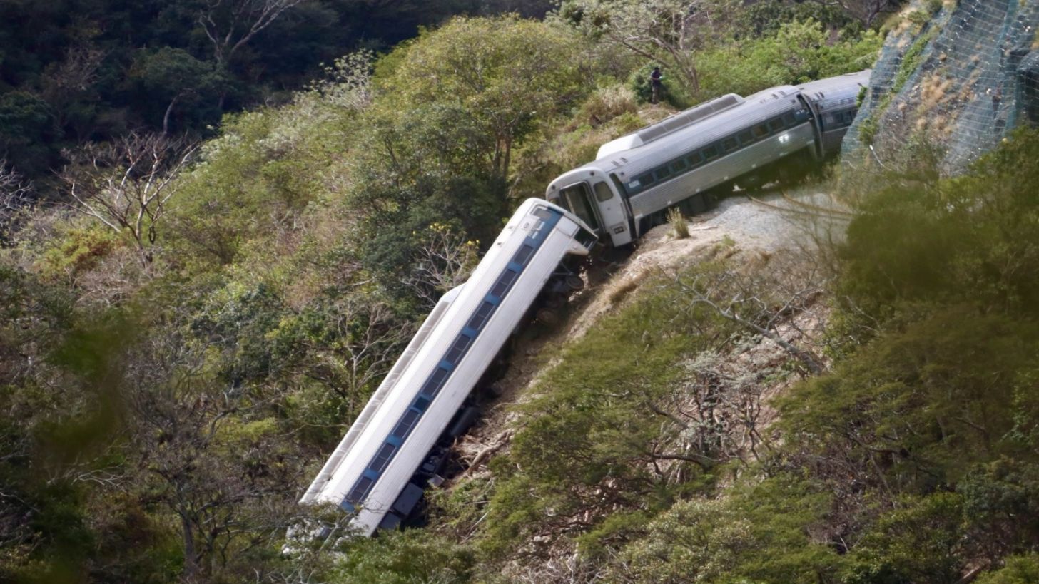 Llama Sheinbaum a acelerar la reparación del daño a víctimas del Tren Interoceánico