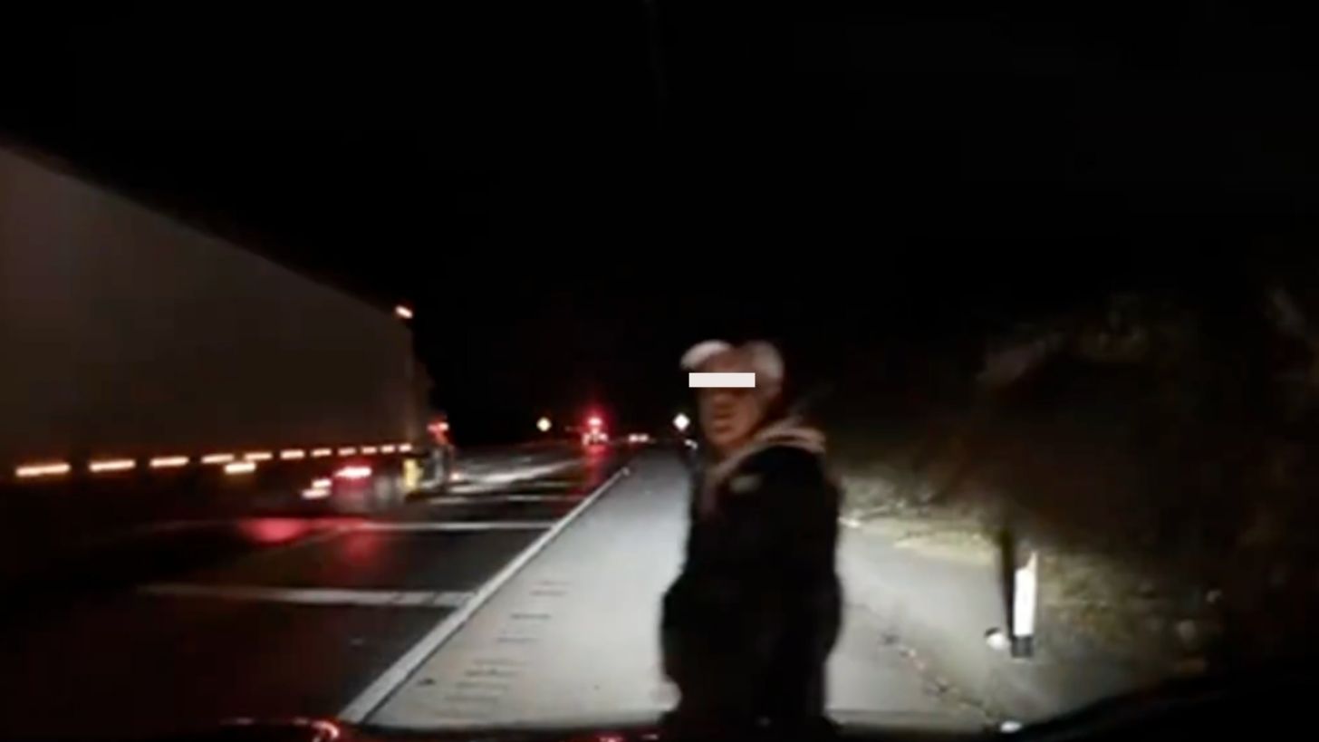 “El primero que se mueva le doy un balazo”, captan violento asalto a familia en Autopista México – Querétaro