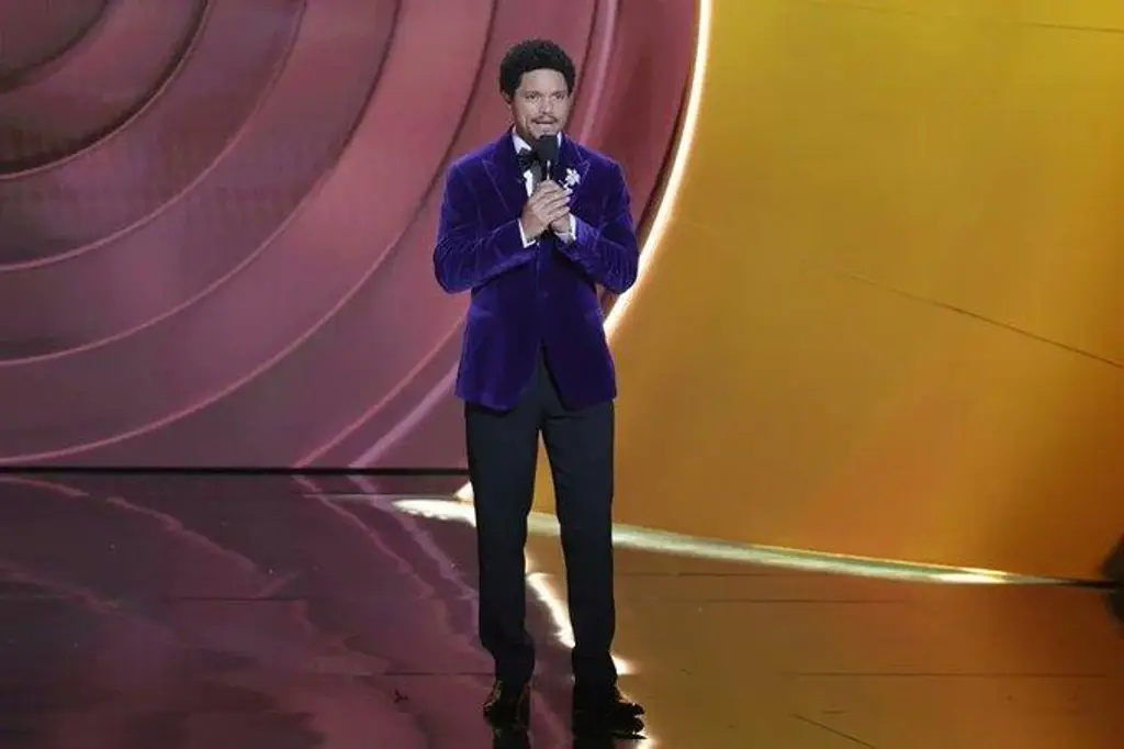 Trump amenaza con demandar a Trevor Noah, presentador de los Grammy ¿Por qué?