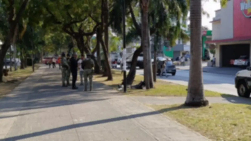 Fallece hombre sin hogar sobre el camellón de Díaz Mirón, en Veracruz