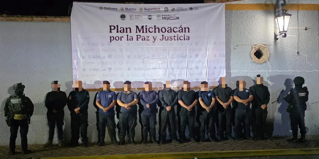 Detienen a director de policía y oficiales en Michoacán; se les señala de ligues con ‘El Mencho’