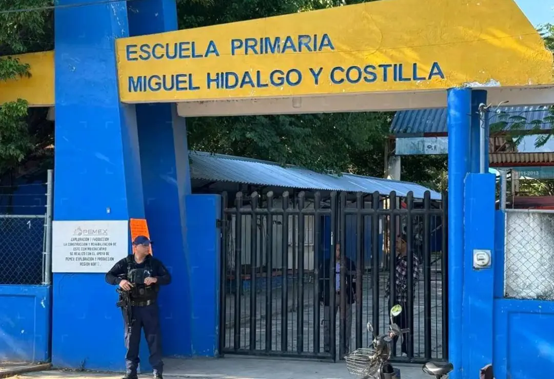 Operativo en primaria de Tihuatlán por presunto plagio de “El Jimmy”