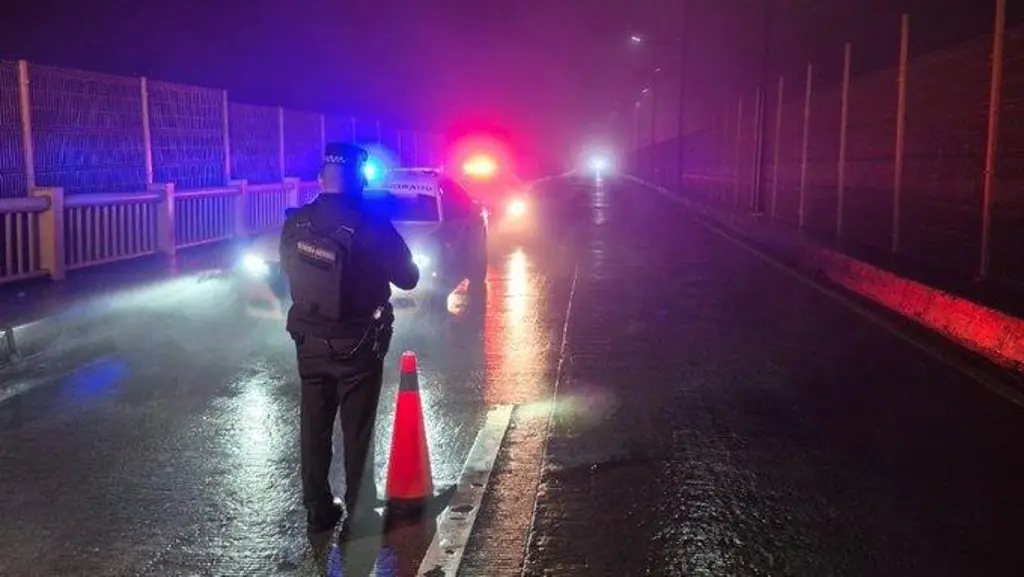 Cierre por choque de autobuses en la Córdoba-Puebla; reportan lesionados