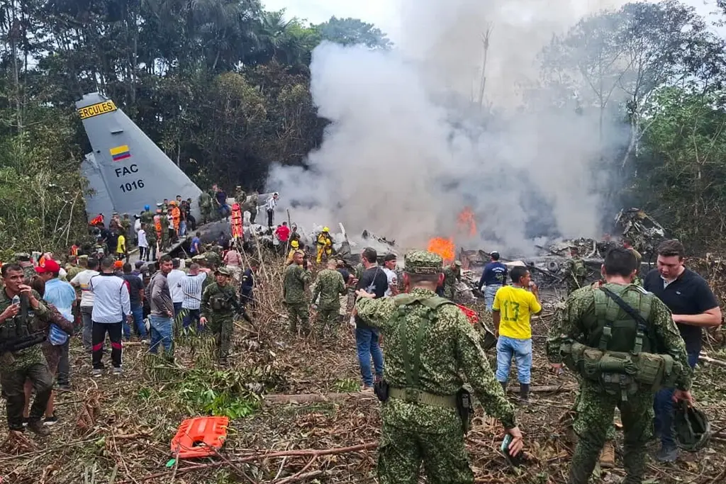 Confirman al menos 8 muertos y 83 heridos en accidente de avión militar en Colombia