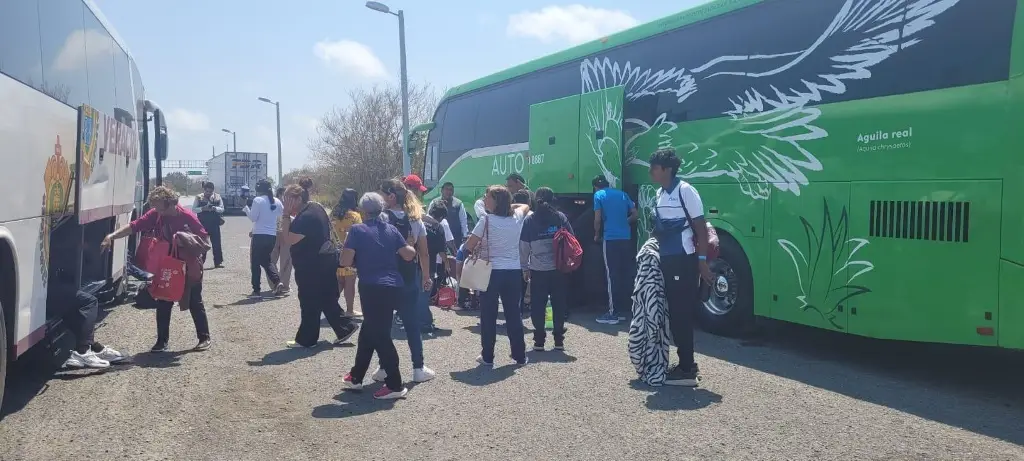 Tras quedar varados, Gobierno de Veracruz garantiza retorno seguro del Club Deportivo Mantarrayas