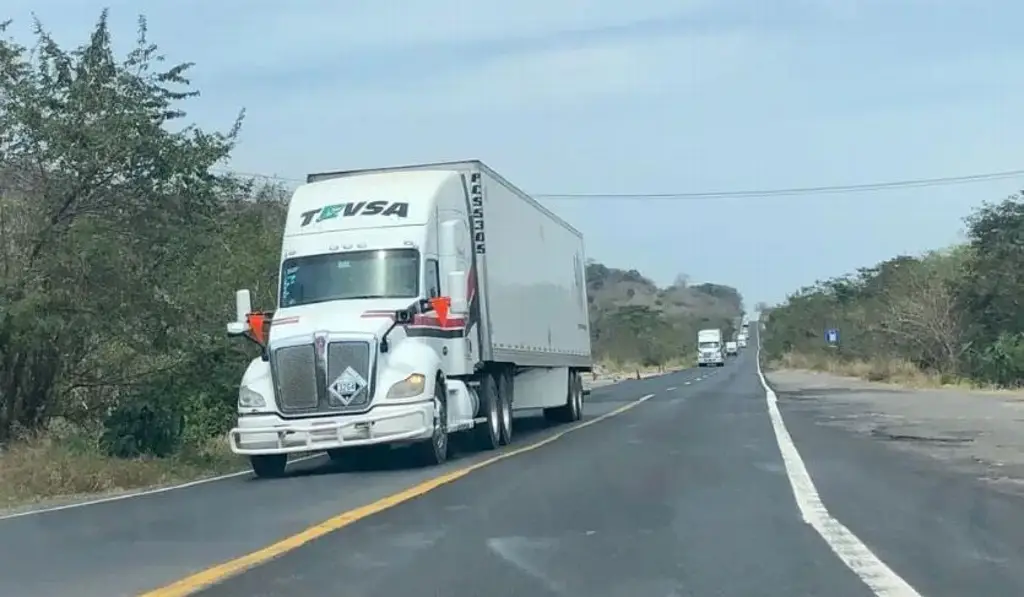 Transportistas crearán carrera técnica universitaria en Veracruz