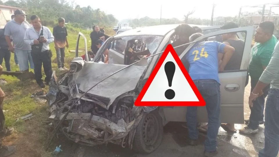 Accidente en Minatitlán deja a papá muerto y esposa con 2 hijas menores lesionadas
