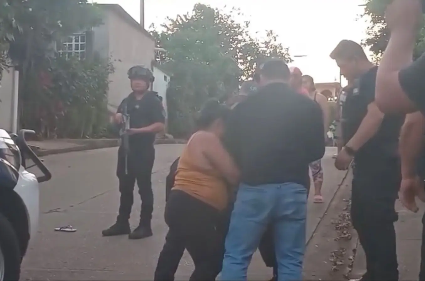 Menor fue herida por bala perdida tras riña en cantina de Soteapan