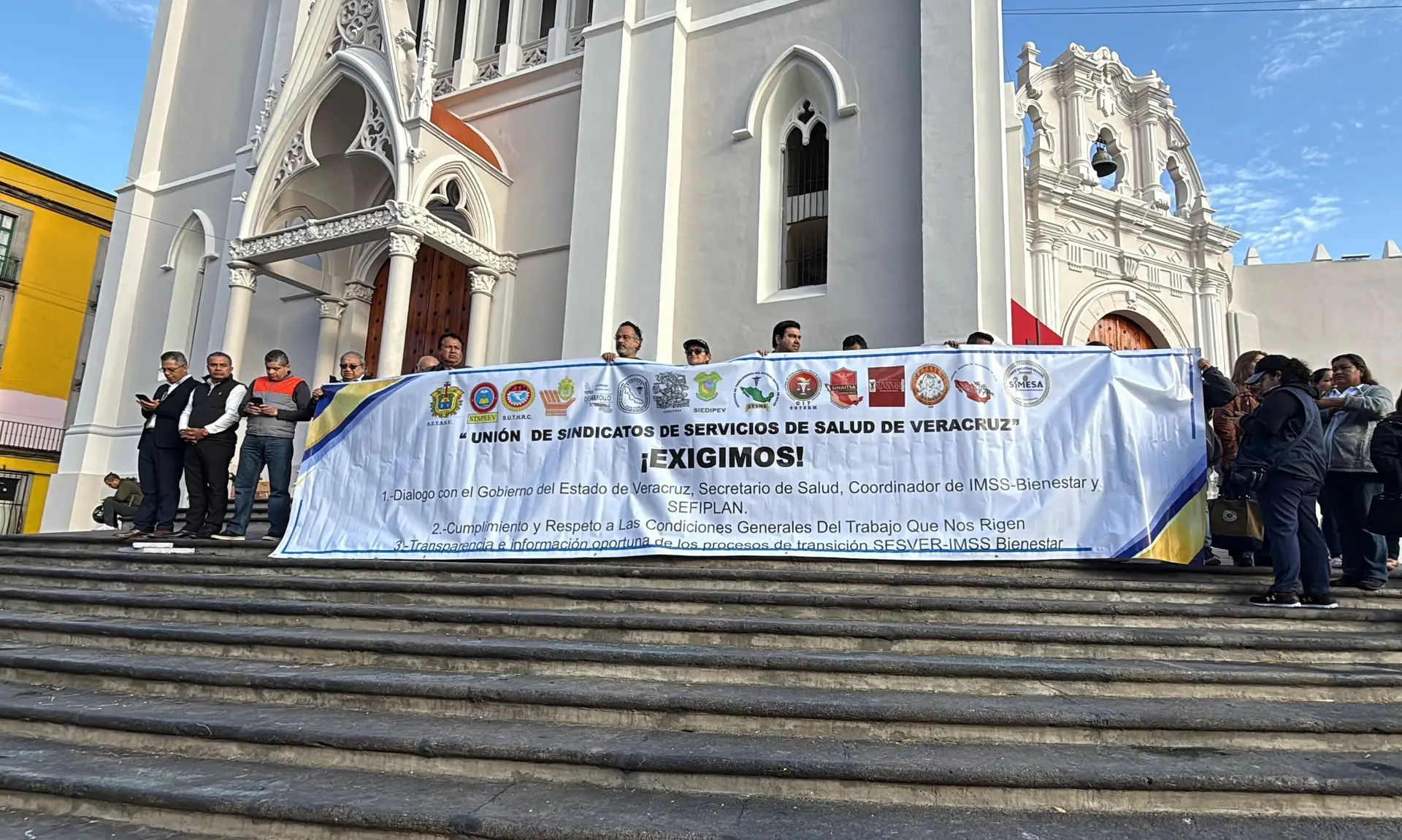 Trabajadores de salud protestan por transición a IMSS-Bienestar