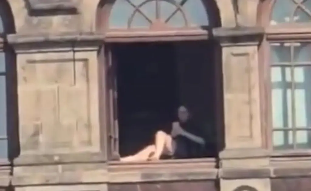 Florencia Franco deja cargo tras polémica por tomar el sol en el Palacio Nacional