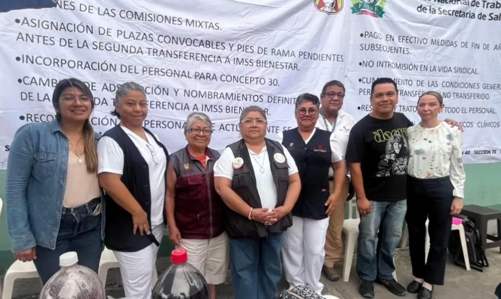 Continúa manifestación de trabajadores del sector salud en Veracruz