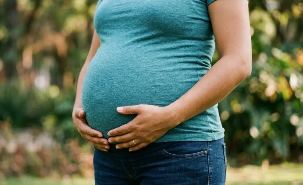 Científicos confirman caso de mujer embarazada de 2 hombres al mismo tiempo