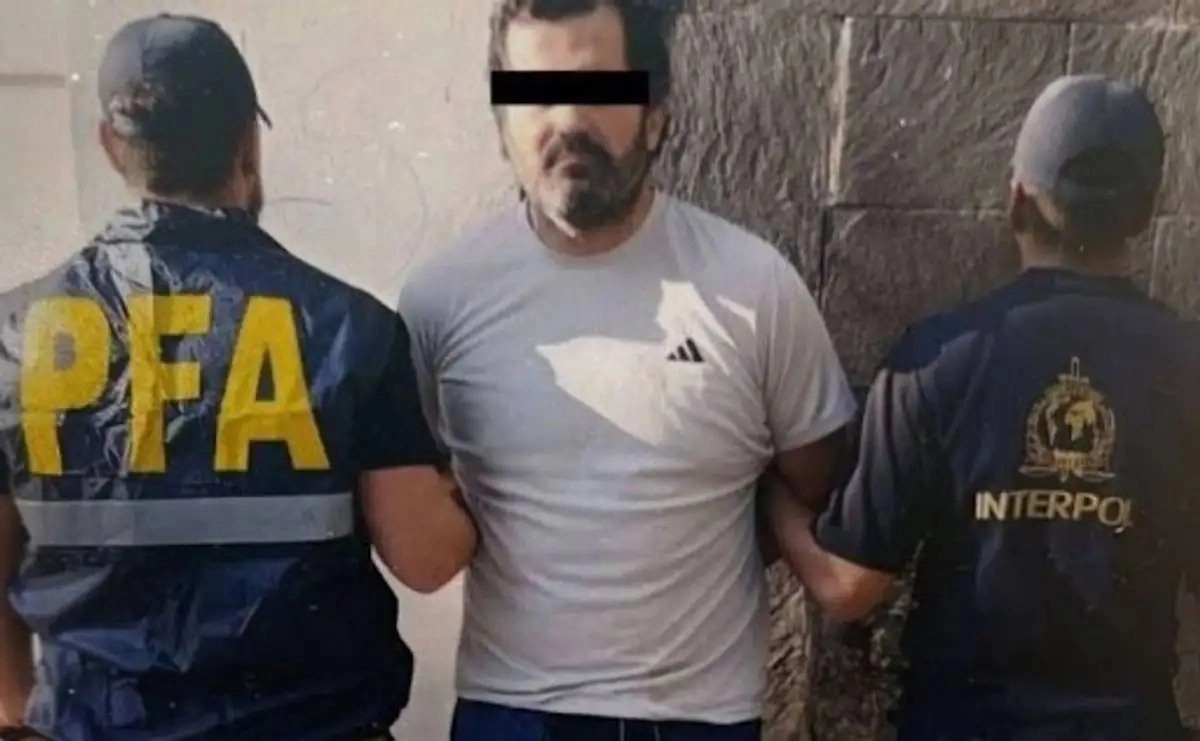 Contralmirante Fernando Farías pedirá asilo político en Argentina alegando que su vida estaría en peligro en México