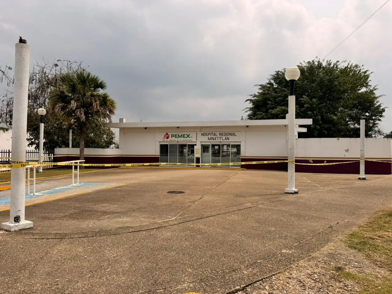 Levantan a hombre en Hospital de Pemex de Minatitlán