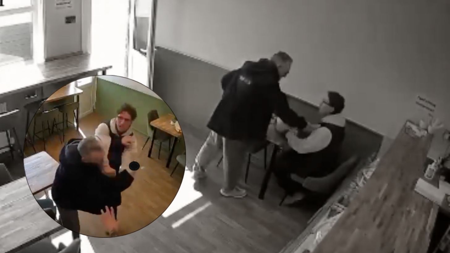 Hombre que entró sin mediar palabra para apuñalar a un joven en una cafetería recibe brutal golpiza