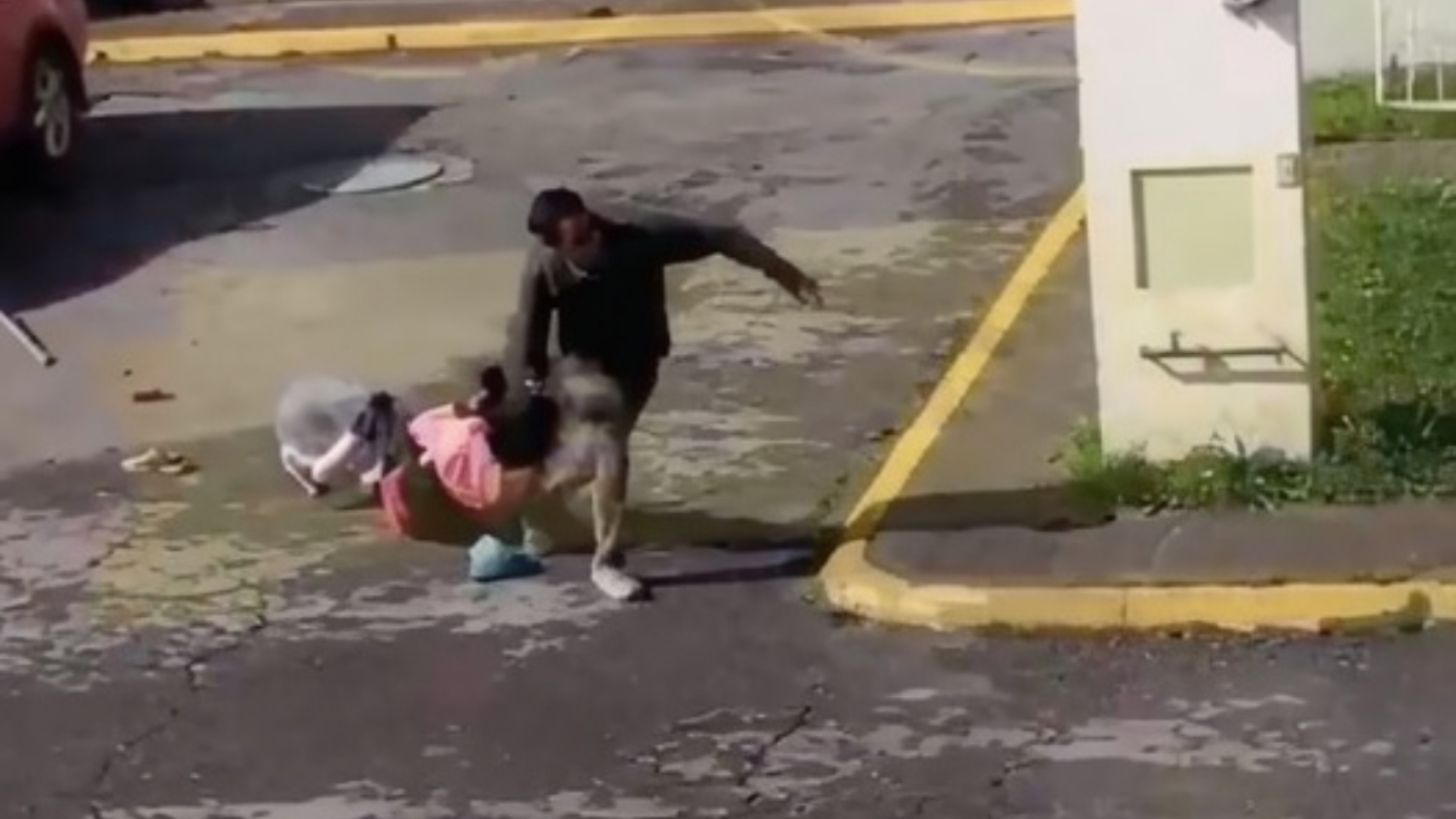 Vecino violento golpea brutalmente a mujer de la tercera edad con un tubo