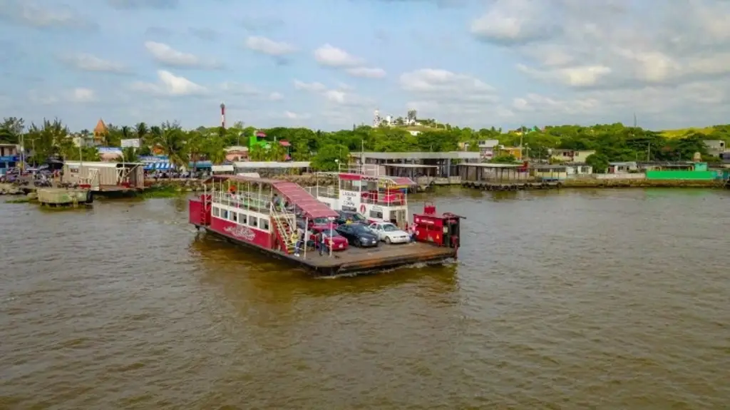 Advierten que el río Coatzacoalcos arrastra contaminación desde hace 70 años
