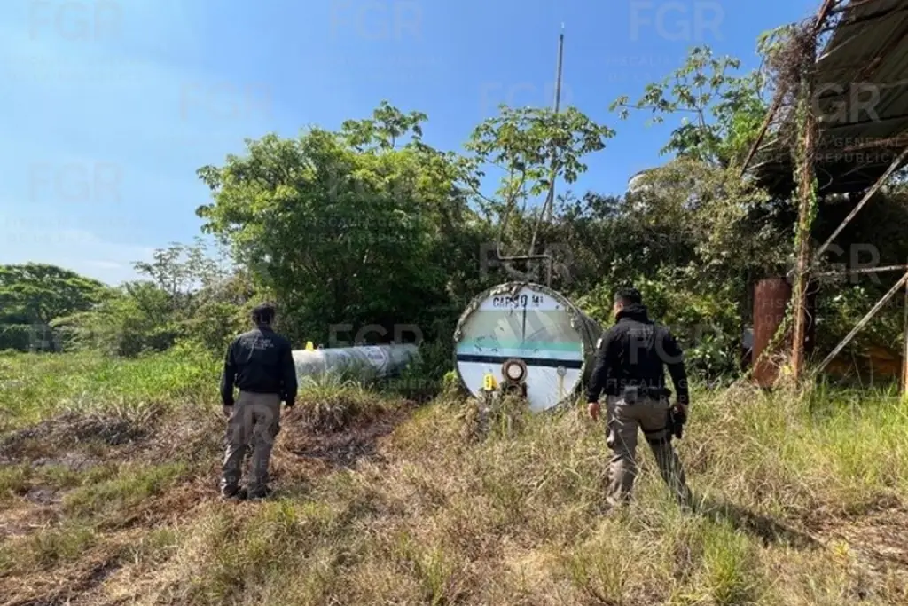 FGR asegura 50 mil litros de huachicol al sur de Veracruz