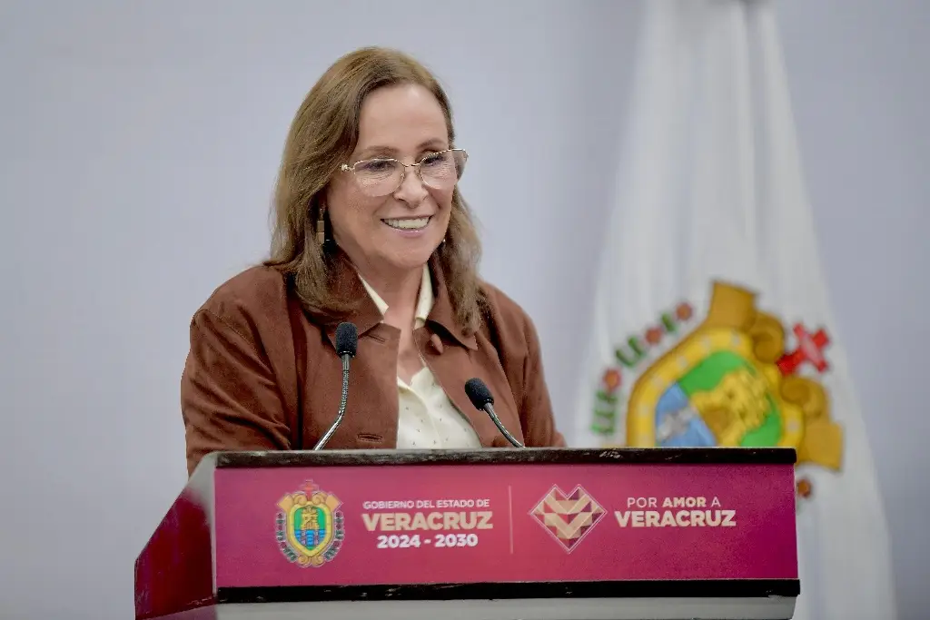 Rocío Nahle anuncia aumento al salario para maestros en Veracruz
