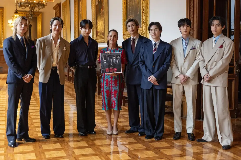 BTS muestra en un video los detalles de su encuentro con Sheinbaum