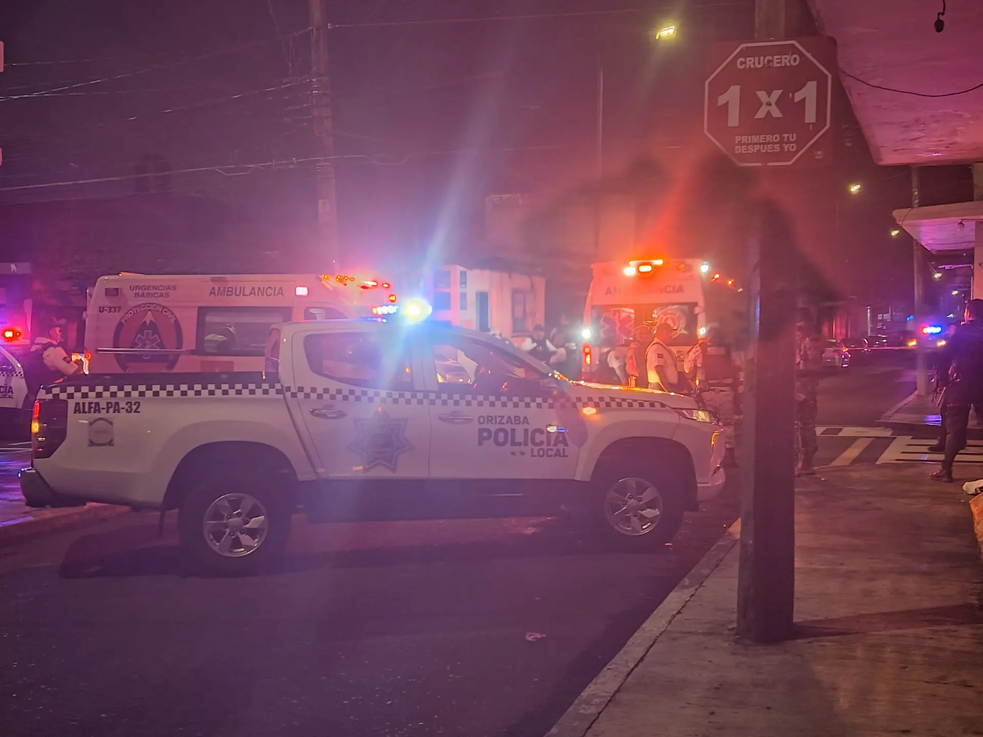 Balean a dos jóvenes durante asalto en pleno centro de Orizaba
