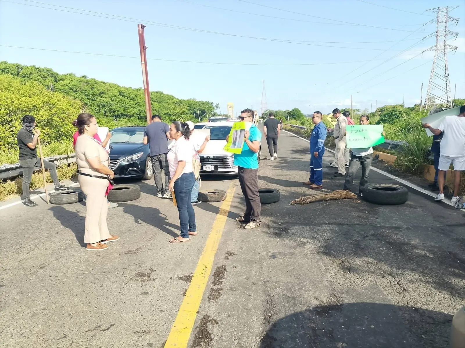Bloqueo puente Coatzacoalcos I: exigen liberar a dos jóvenes