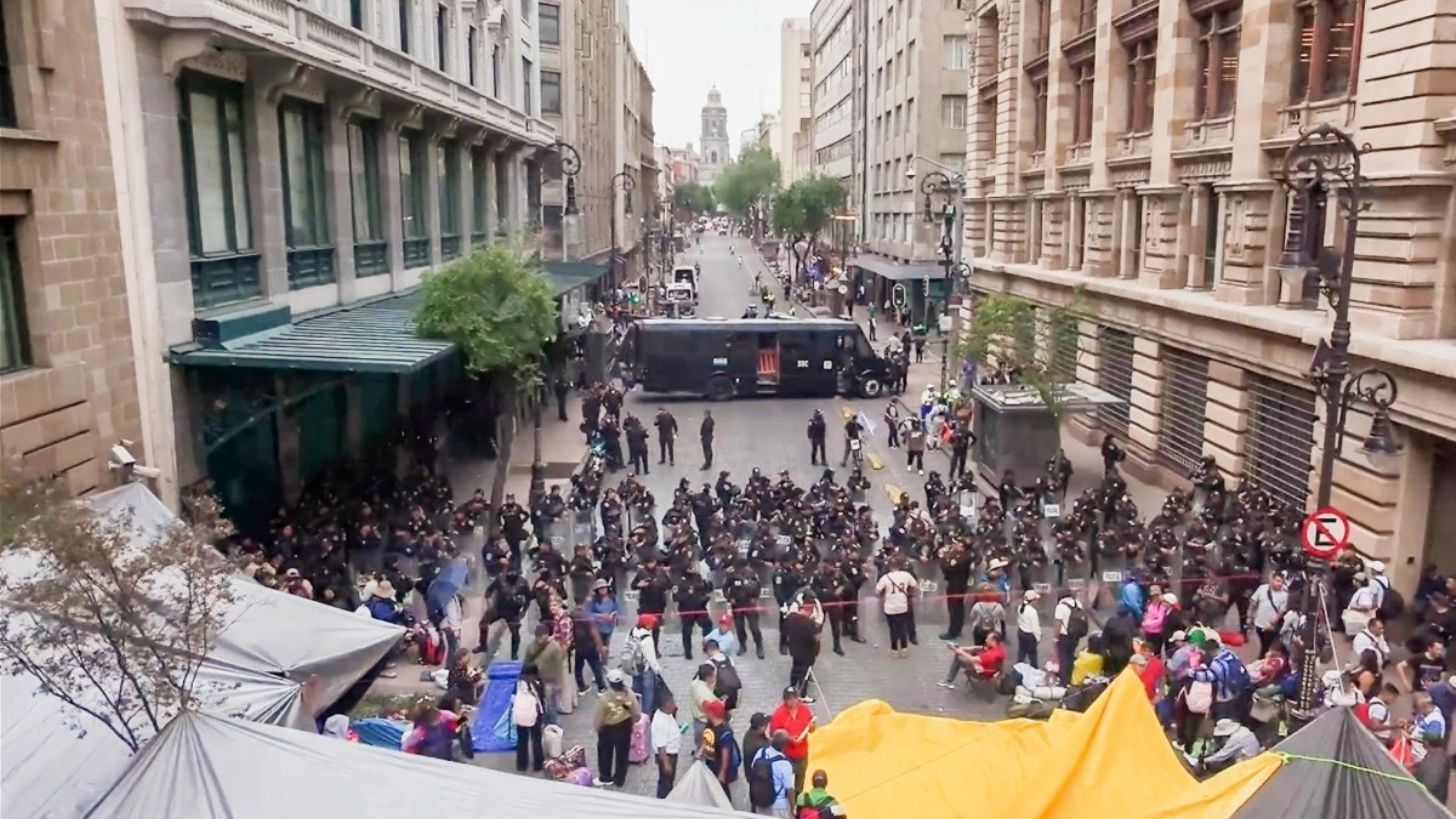 Muere integrante de la CNTE en pleno plantón instalado en la zona Centro de la CDMX